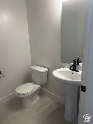 80 South Moonlit Road Mapleton, UT 84664 - Photo 5 of 18 Bathroom featuring baseboards and light tile patterned floors