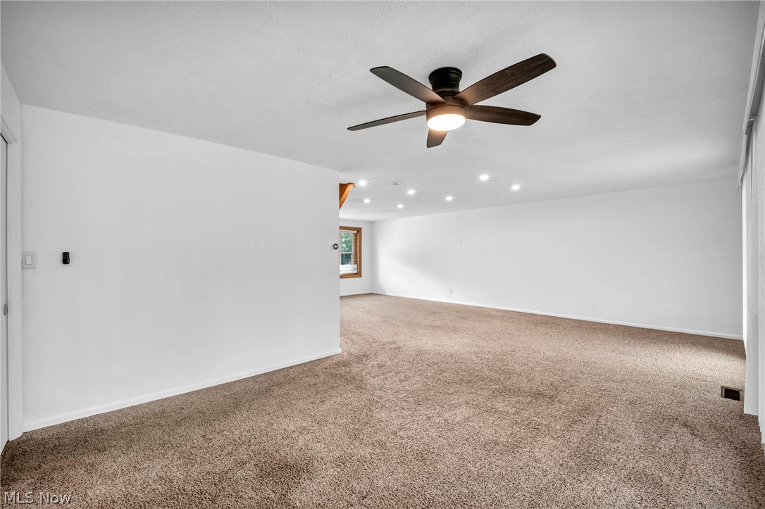 4915 Fairlawn Road Cleveland, OH 44124 - Photo 8 of 50