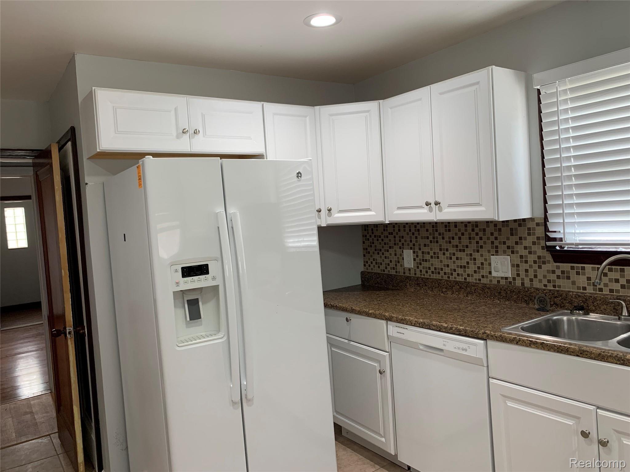 5565 Chicago Road Warren, MI 48092 - Photo 9 of 17 IMG_2338.JPG