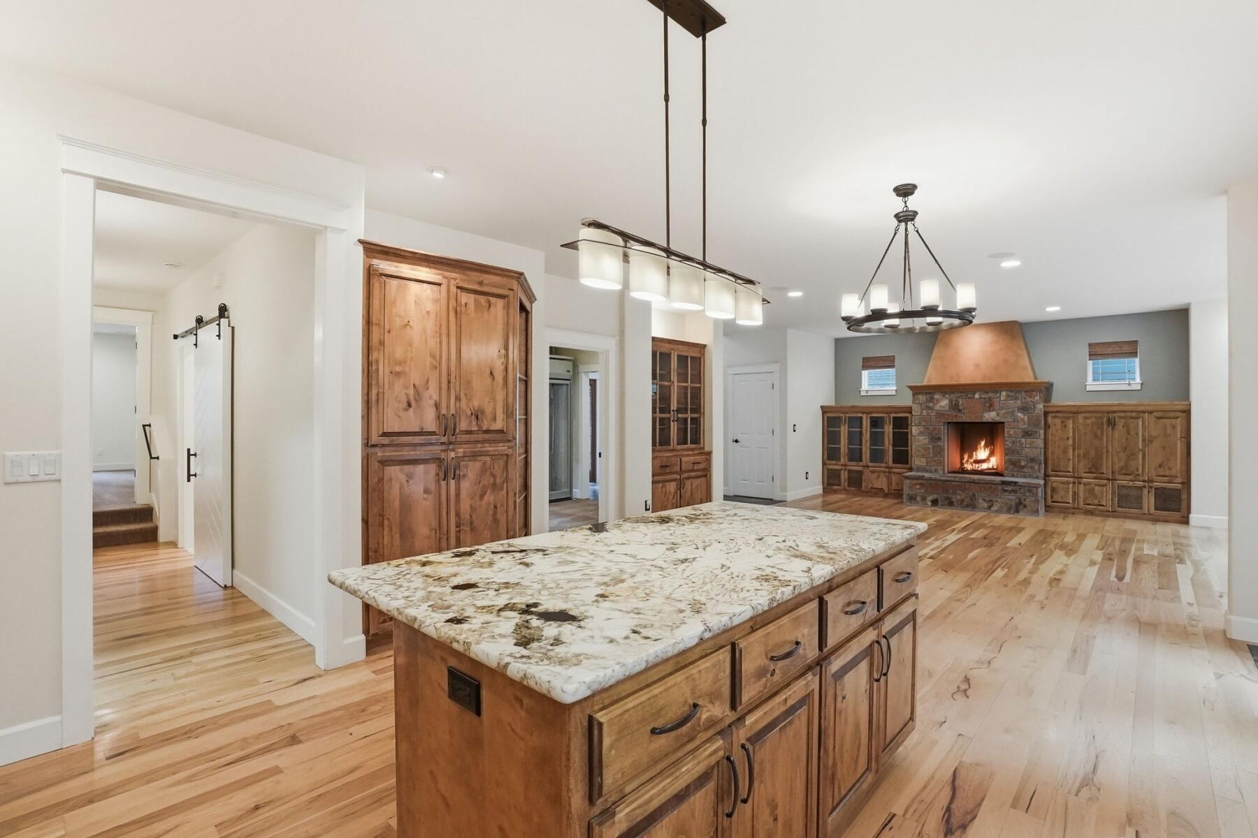 1098 Northwest Stannium Road Bend, OR 97703 - Photo 10 of 45