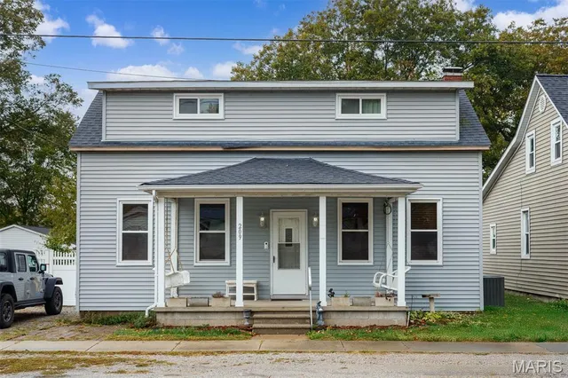 $225,000 | 209 South Railway Street, New Baden, IL 62265