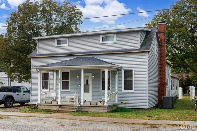 $225,000 | 209 South Railway Street, New Baden, IL 62265
