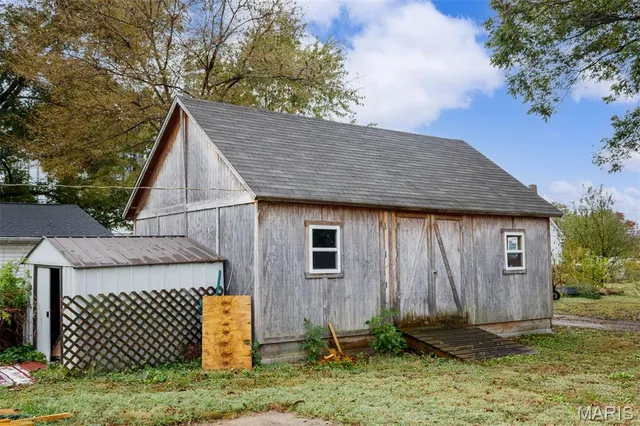 $225,000 | 209 South Railway Street, New Baden, IL 62265