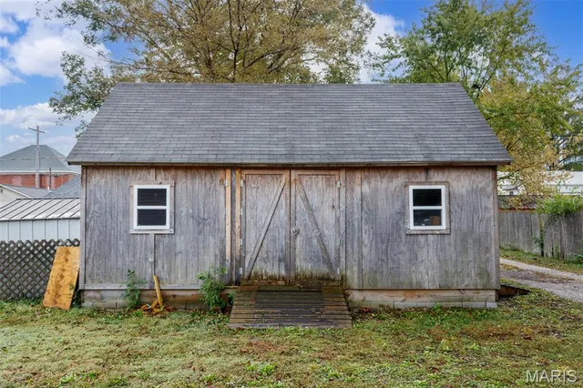 $225,000 | 209 South Railway Street, New Baden, IL 62265