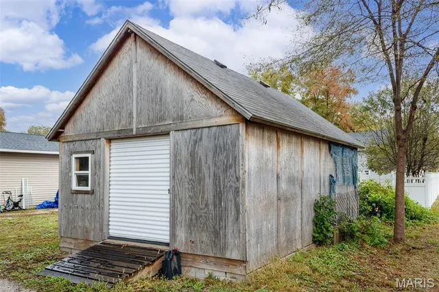 $225,000 | 209 South Railway Street, New Baden, IL 62265