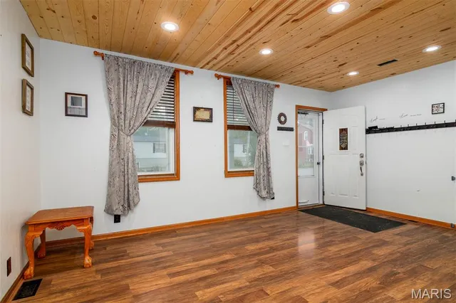 $225,000 | 209 South Railway Street, New Baden, IL 62265