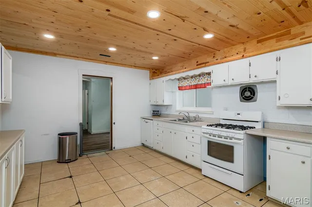 $225,000 | 209 South Railway Street, New Baden, IL 62265