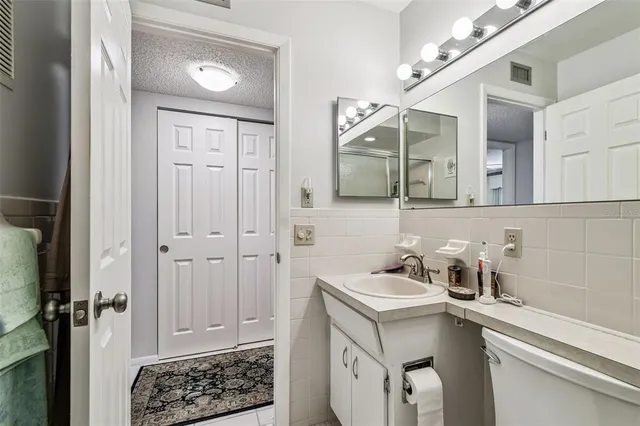 $389,900 | 2170 Americus Boulevard South, Unit 34, Clearwater, FL 33763