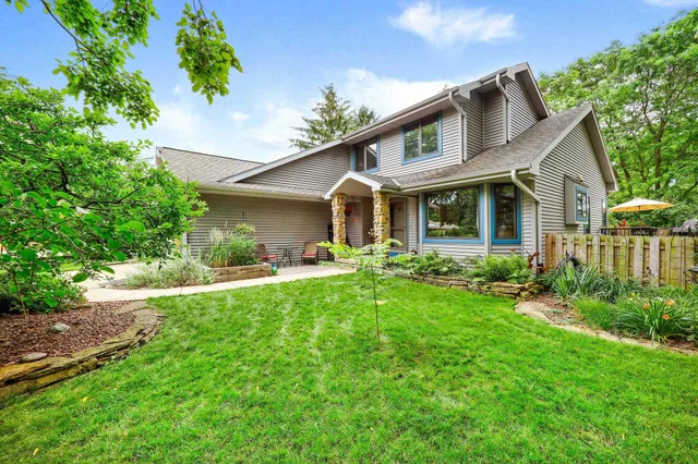 $690,000 | 21 Torrey Pines Court, Madison, WI 53717