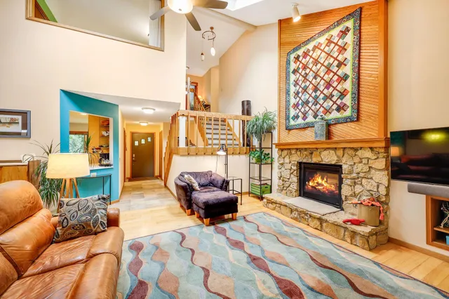 $690,000 | 21 Torrey Pines Court, Madison, WI 53717