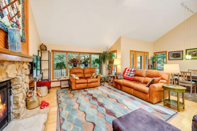 $690,000 | 21 Torrey Pines Court, Madison, WI 53717