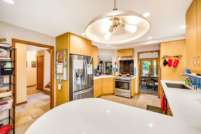 $690,000 | 21 Torrey Pines Court, Madison, WI 53717