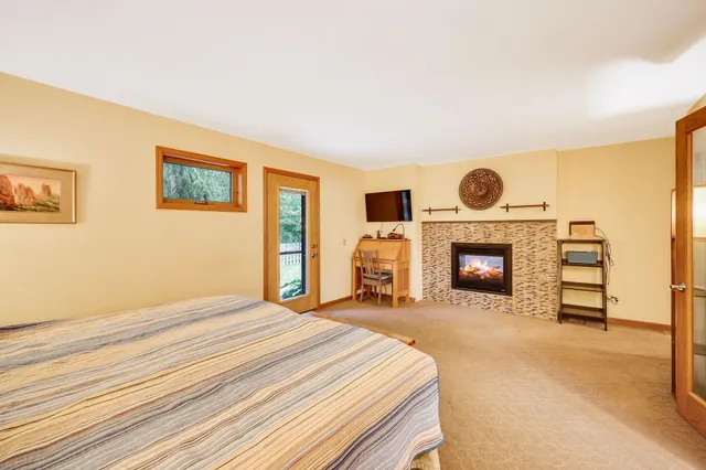 $690,000 | 21 Torrey Pines Court, Madison, WI 53717