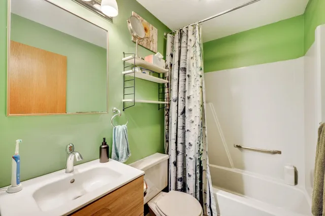 $690,000 | 21 Torrey Pines Court, Madison, WI 53717