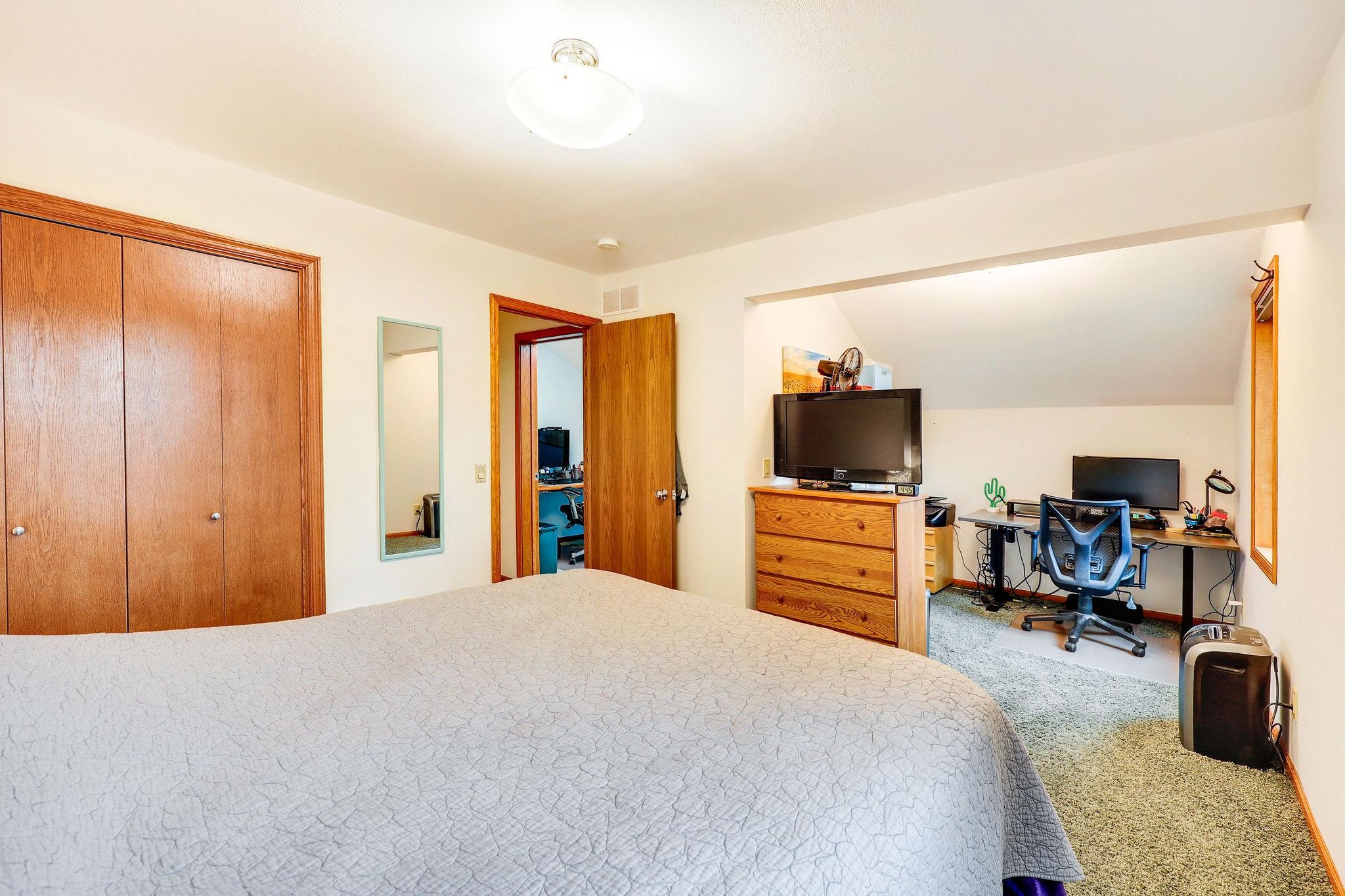 21 Torrey Pines Court Madison, WI 53717 - Photo 37 of 45