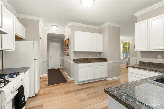 $395,000 | 6-n307 Whitmore Circle, Unit A, St. Charles, IL 60174