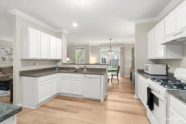 $395,000 | 6-n307 Whitmore Circle, Unit A, St. Charles, IL 60174