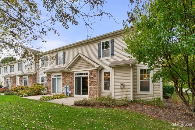 $395,000 | 6-n307 Whitmore Circle, Unit A, St. Charles, IL 60174