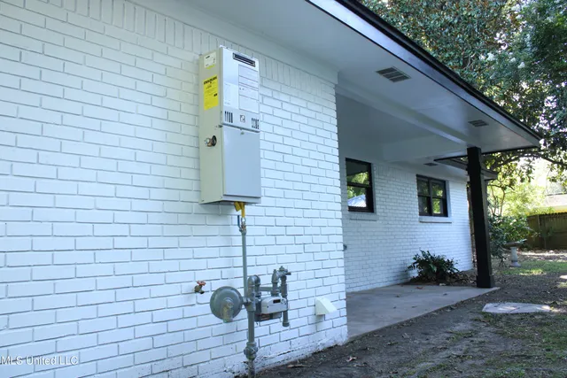 $597,000 | 310 Hillandale Avenue, Ocean Springs, MS 39564