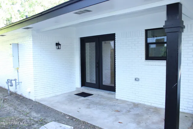 $597,000 | 310 Hillandale Avenue, Ocean Springs, MS 39564