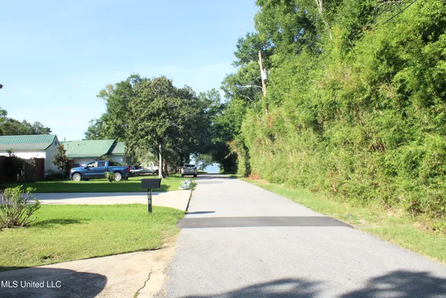 $597,000 | 310 Hillandale Avenue, Ocean Springs, MS 39564