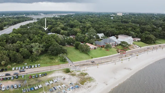 $597,000 | 310 Hillandale Avenue, Ocean Springs, MS 39564