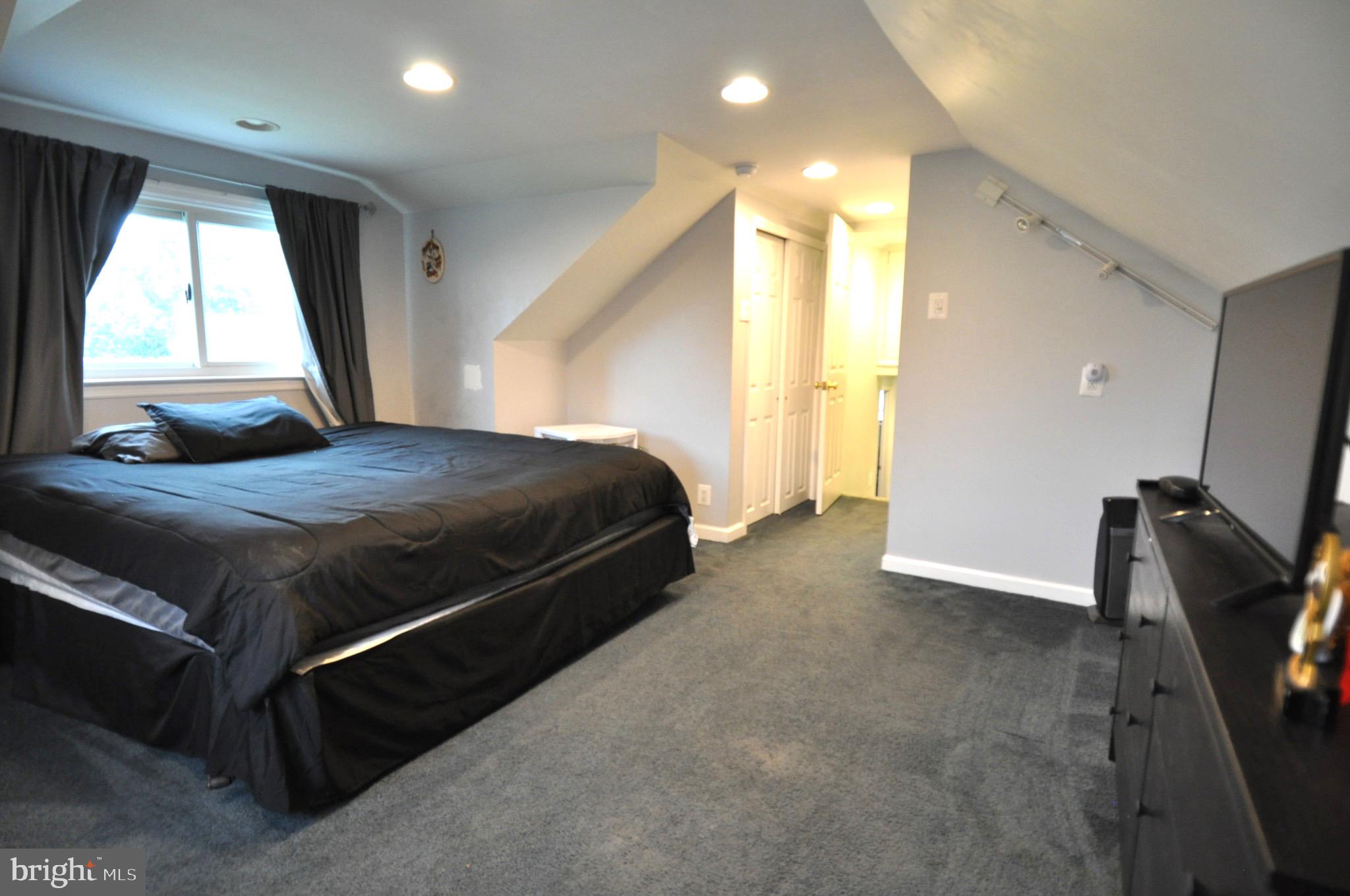 16 Linden Road Burlington, NJ 08016 - Photo 13 of 33 Gallery Image 13