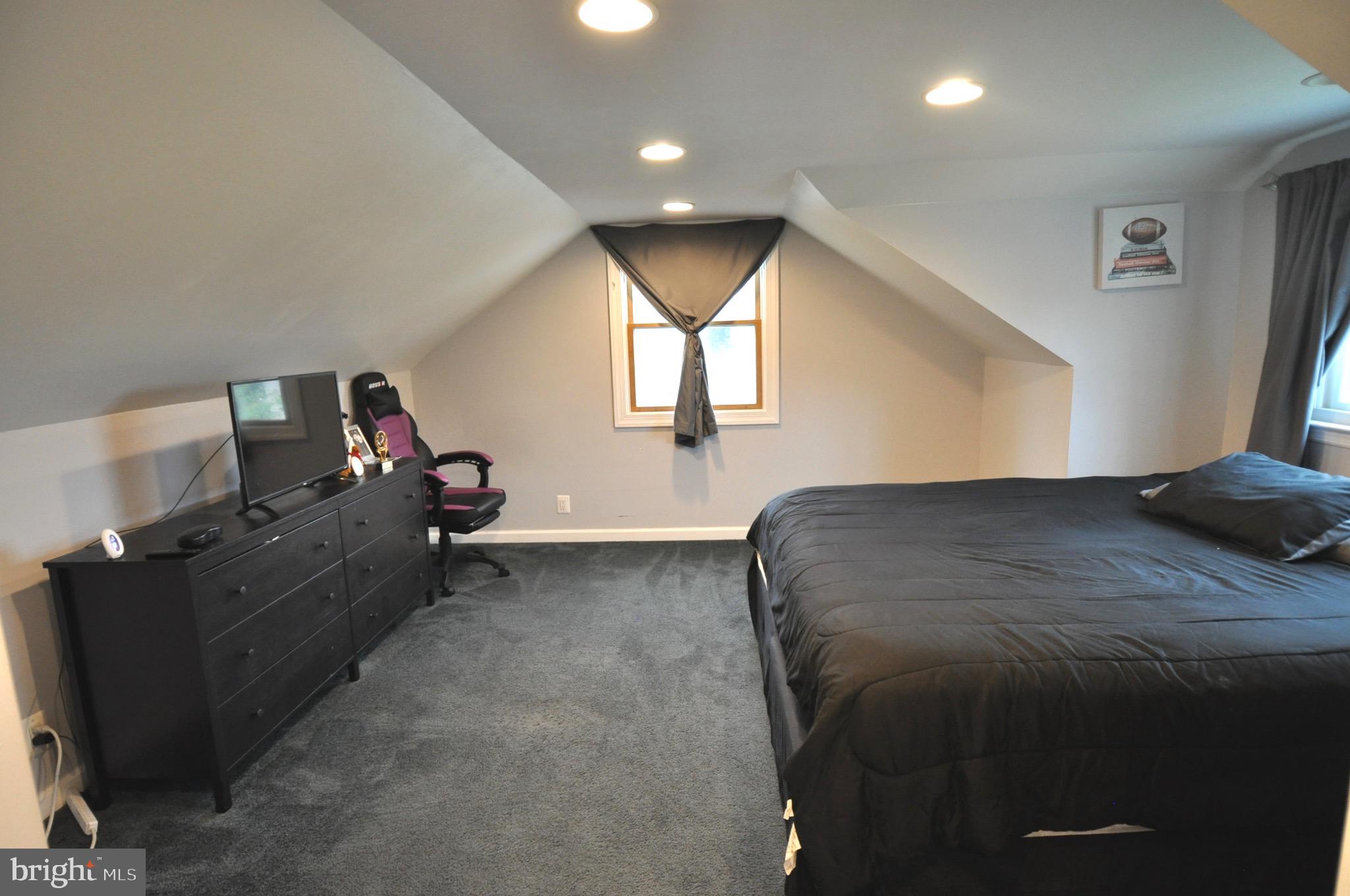 16 Linden Road Burlington, NJ 08016 - Photo 15 of 33 Gallery Image 15
