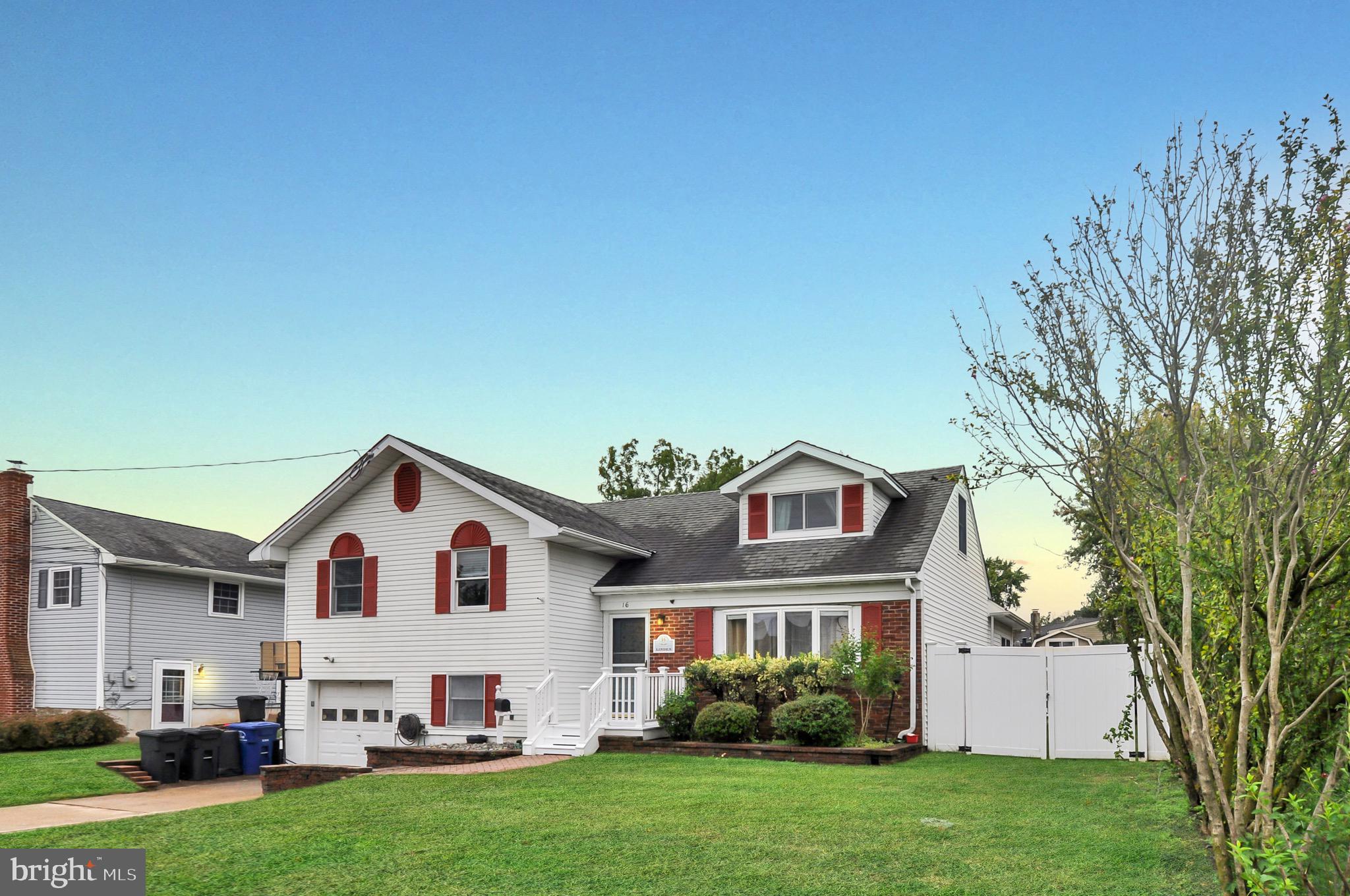 16 Linden Road Burlington, NJ 08016 - Photo 2 of 33 Gallery Image 2