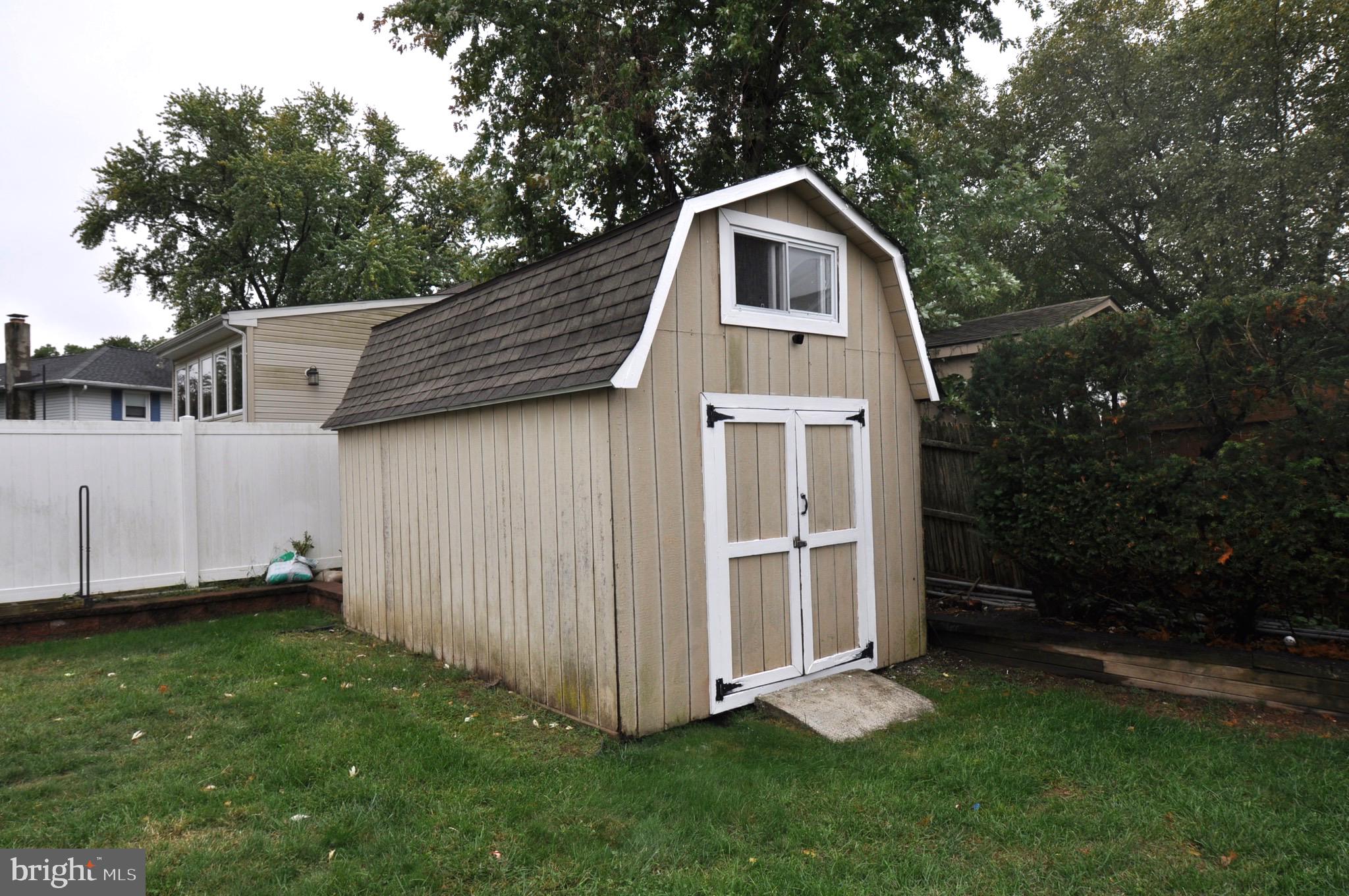 16 Linden Road Burlington, NJ 08016 - Photo 29 of 33 Gallery Image 29