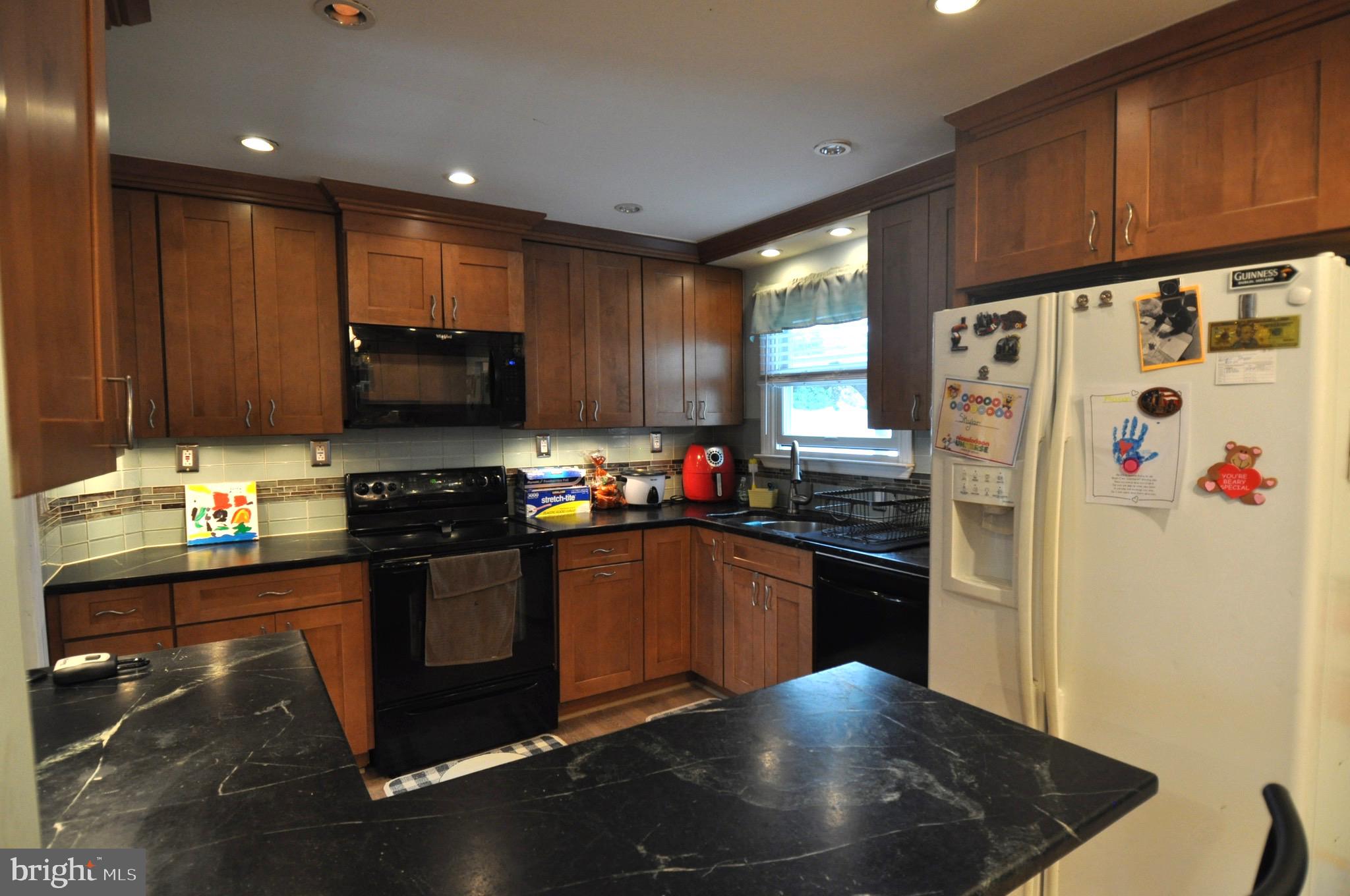 16 Linden Road Burlington, NJ 08016 - Photo 10 of 33 Gallery Image 10