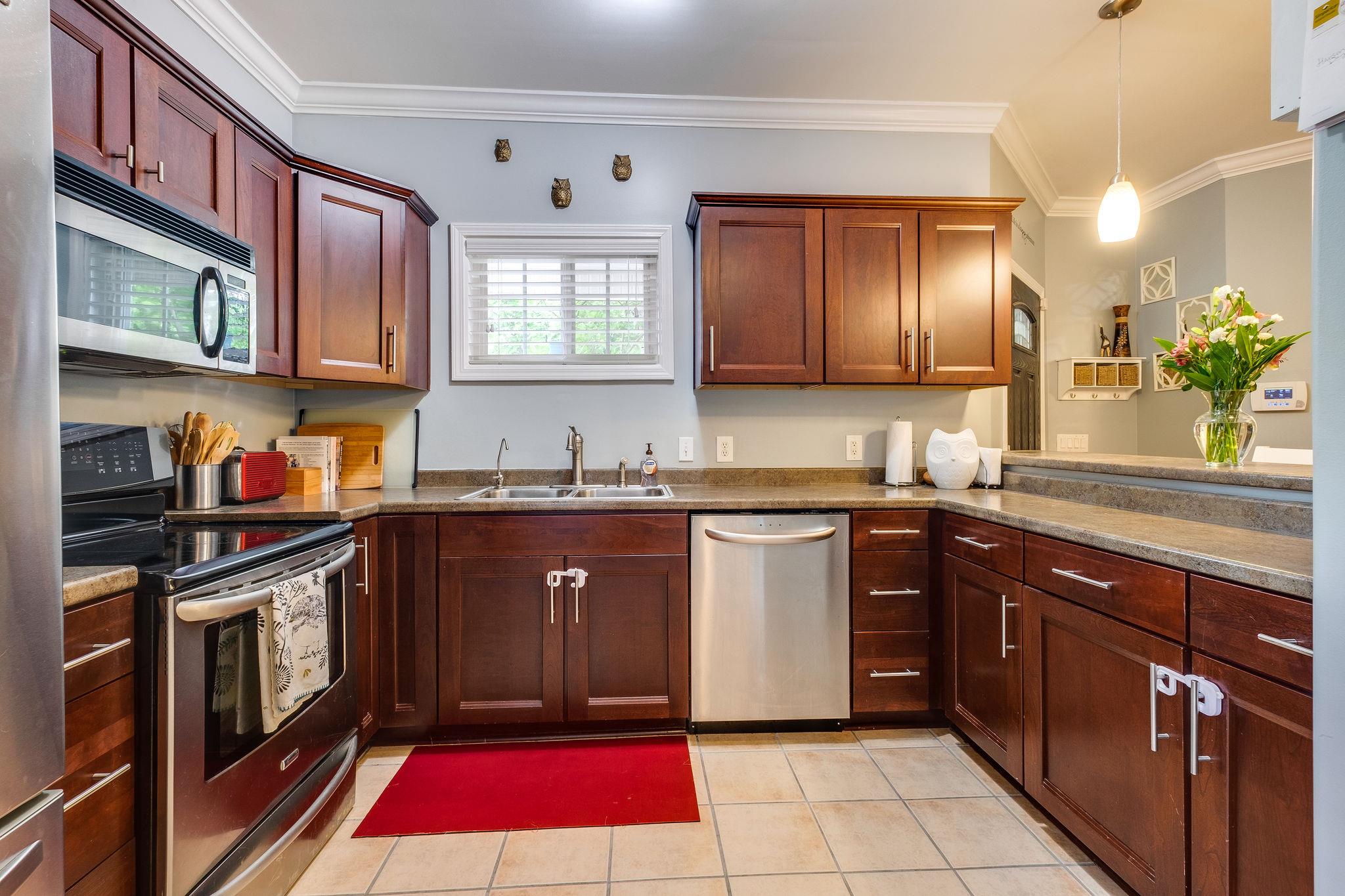 107 Stirton Road Nashville, TN 37210 - Photo 10 of 25 Large kitchen where all appliances remain