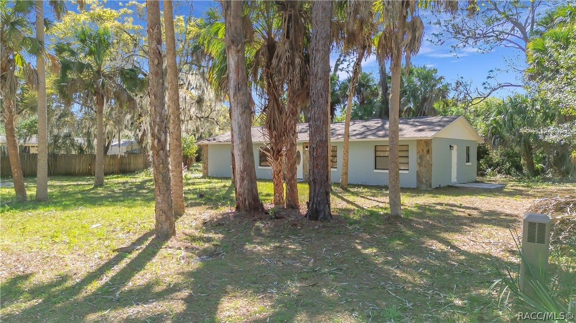 416 North Hourglass Terrace Crystal River, FL 34429 - Photo 9 of 62