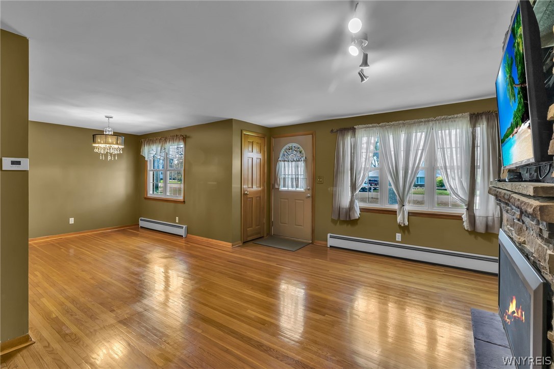 5065 Salt Road Clarence, NY 14031 - Photo 6 of 37