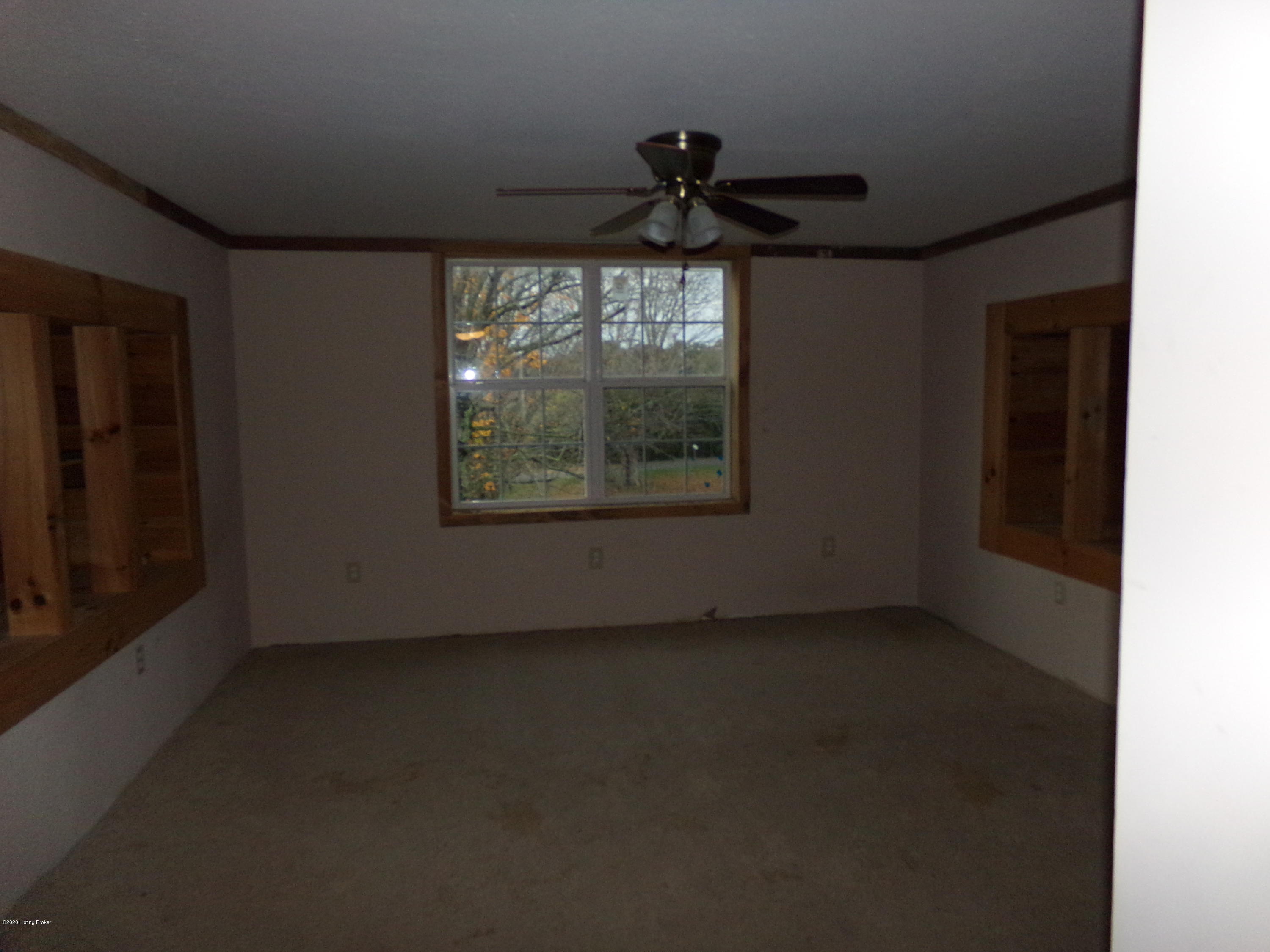 1030 New Liberty Road Lawrenceburg, KY 40342 - Photo 36 of 39 Bedroom on second floor