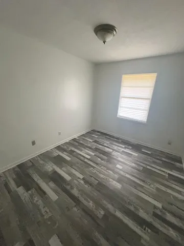 a view of empty room with window