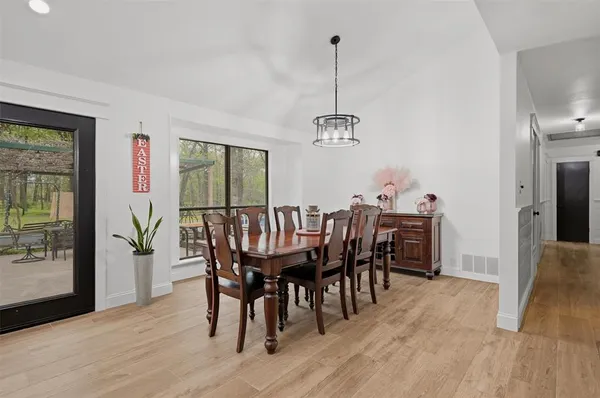 $729,900 | 711 County Road 162, Gainesville, TX 76240