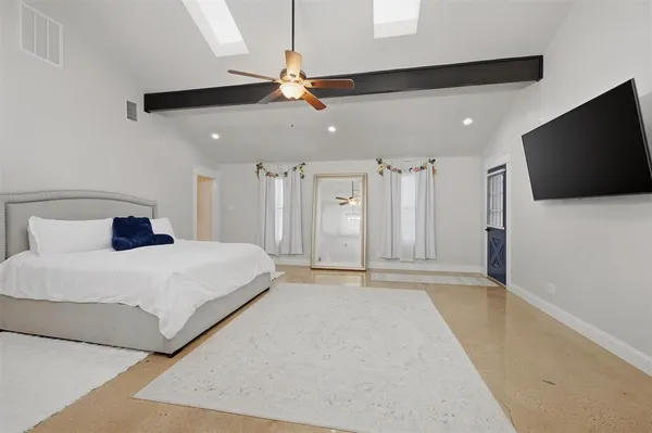 $729,900 | 711 County Road 162, Gainesville, TX 76240