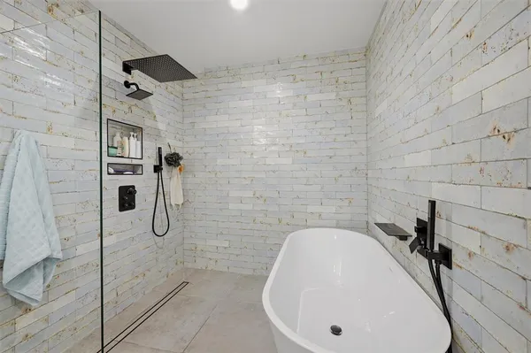 $729,900 | 711 County Road 162, Gainesville, TX 76240