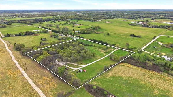 $729,900 | 711 County Road 162, Gainesville, TX 76240