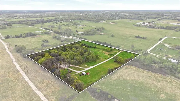 $729,900 | 711 County Road 162, Gainesville, TX 76240