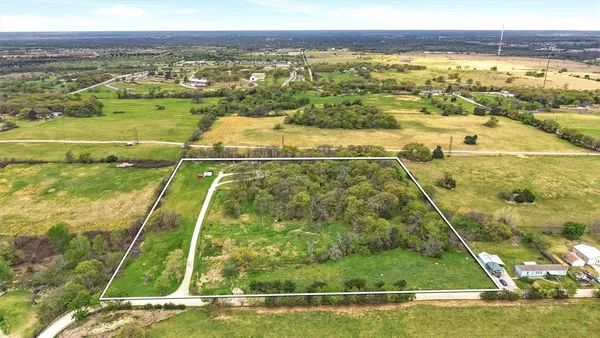 $729,900 | 711 County Road 162, Gainesville, TX 76240