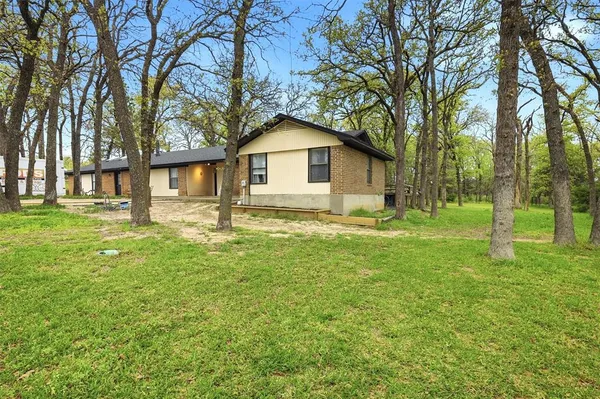 $729,900 | 711 County Road 162, Gainesville, TX 76240