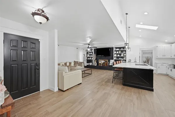 $729,900 | 711 County Road 162, Gainesville, TX 76240