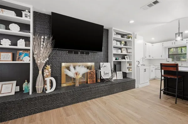 $729,900 | 711 County Road 162, Gainesville, TX 76240