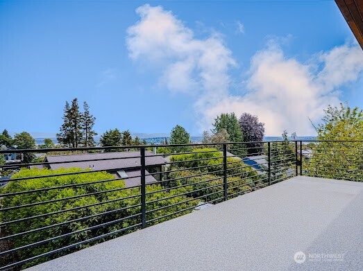 414 30th Avenue Seattle, WA 98122 - Photo 9 of 23