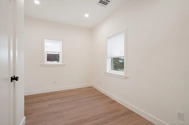 $4,250 | 38 South Front Street, Farmingdale, NY 11735