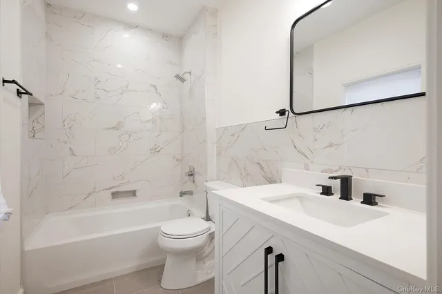 $4,250 | 38 South Front Street, Farmingdale, NY 11735