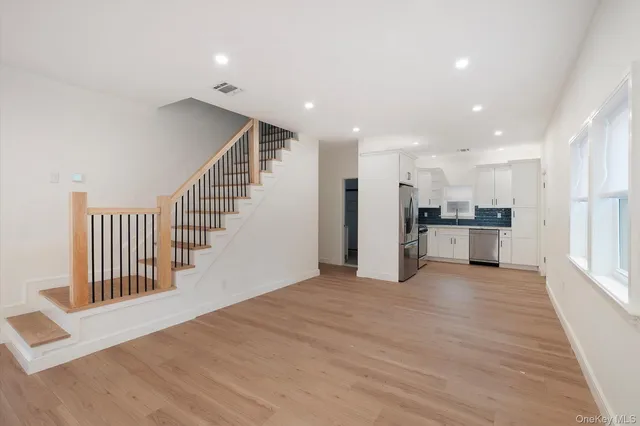 $4,250 | 38 South Front Street, Farmingdale, NY 11735