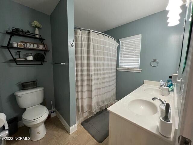 2810 Webbs Chapel Road Macclesfield, NC 27852 - Photo 25 of 35 Primary bath